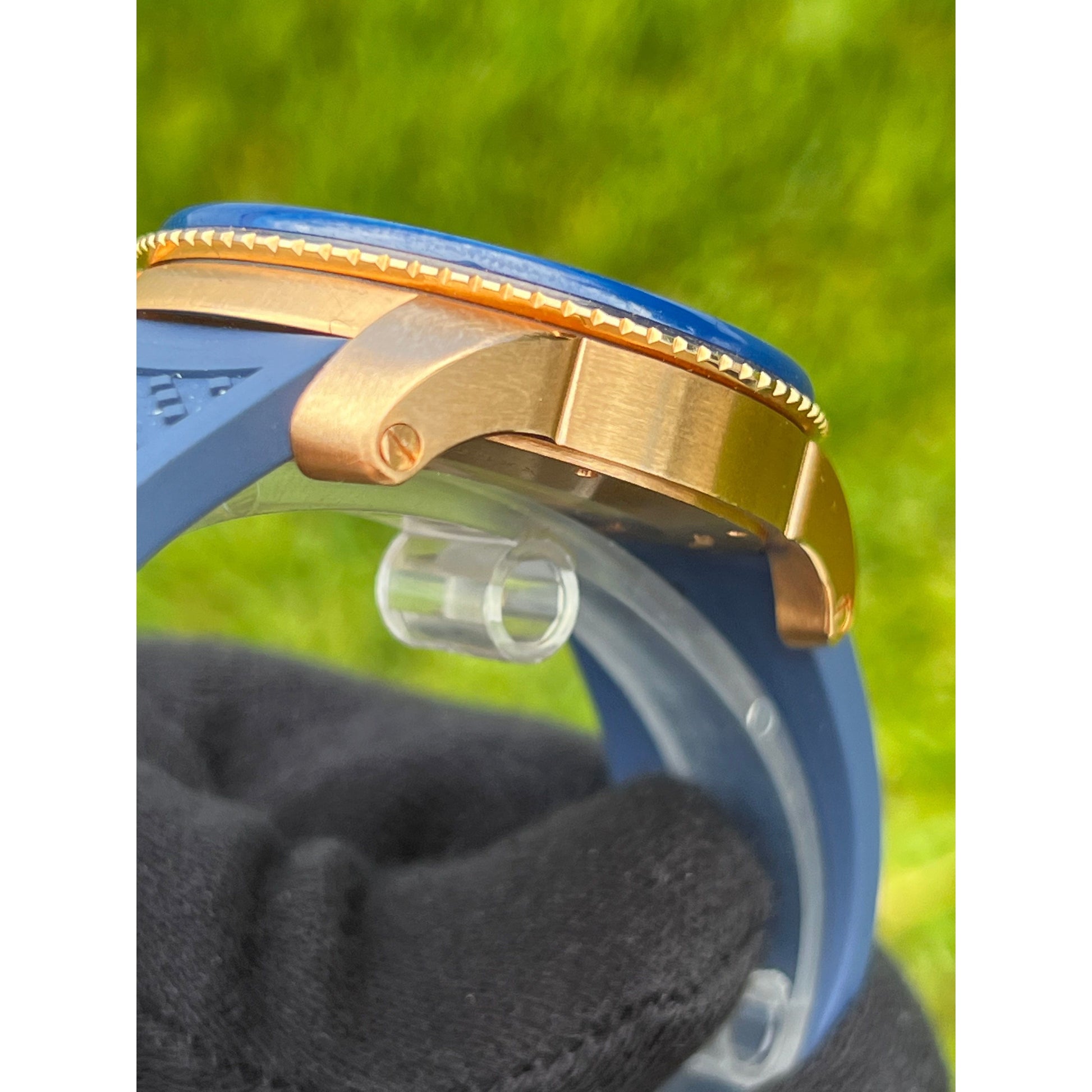 Calibre De Cartier Diver 18k Rose Gold Blue Dial 42mm – Impressive